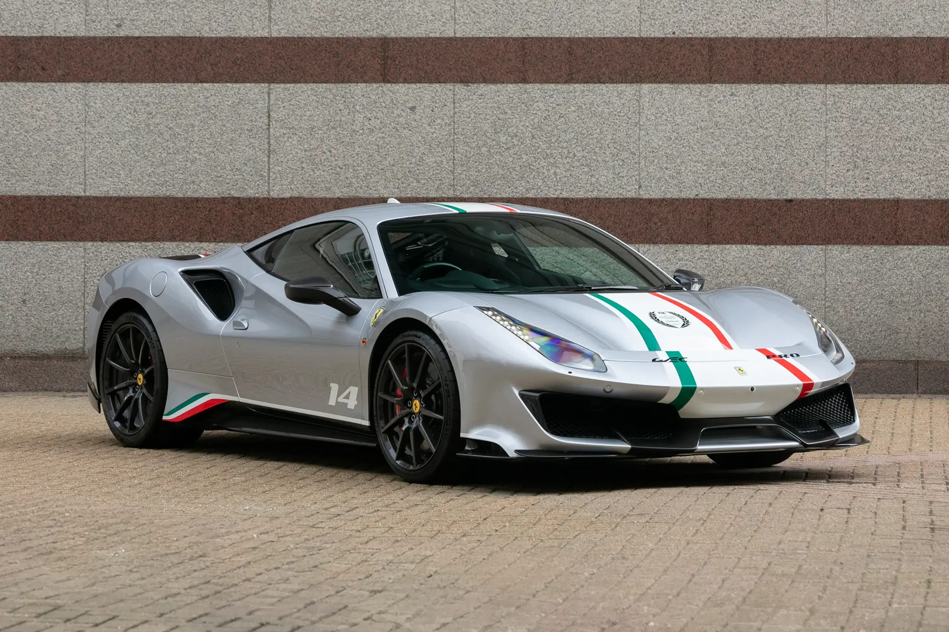 ※ハート※◆フィスバ◆クッション◆2点◆45cm◆Z-2507CU11◆ 2020 Ferrari 488 Pista VIN ZFF90HMC000253125 | Hagerty Valuation